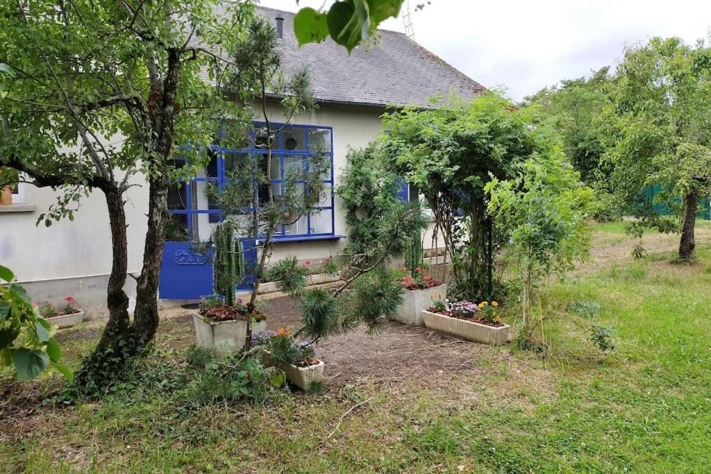 Maison Tout Confort Avec Piscine Saint-Benoit-du-Sault Экстерьер фото